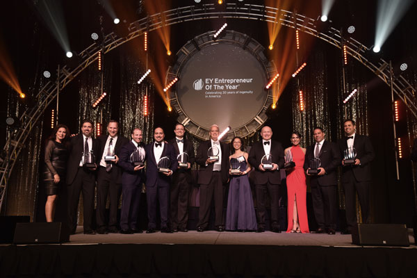 Ernst & Young (EY) condecora o Entrepreneur Of The Year Awards for 2016 das regiões Western Pennsylvania and West Virginia.
